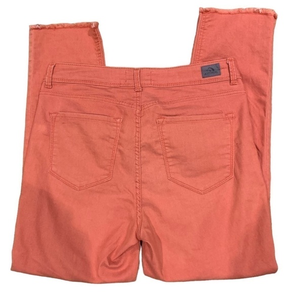 Jordache Coral Raw Edge Capri Pants - Picture 3 of 6
